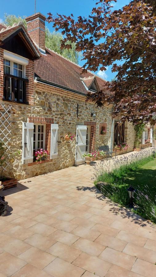 Les 3 Roses Bed and Breakfast Anjouin Buitenkant foto